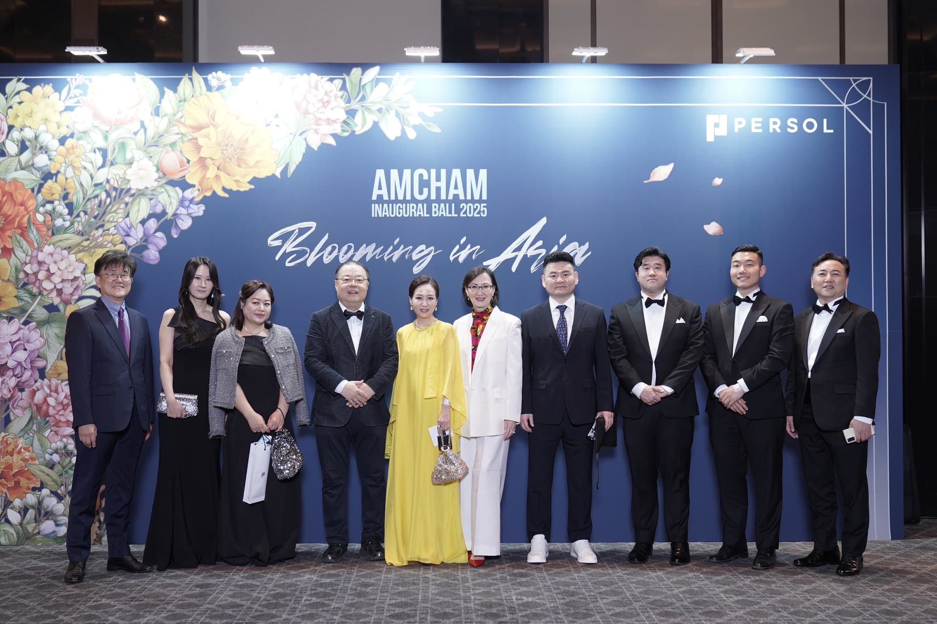 'Blooming in Asia' 포토월 단체사진